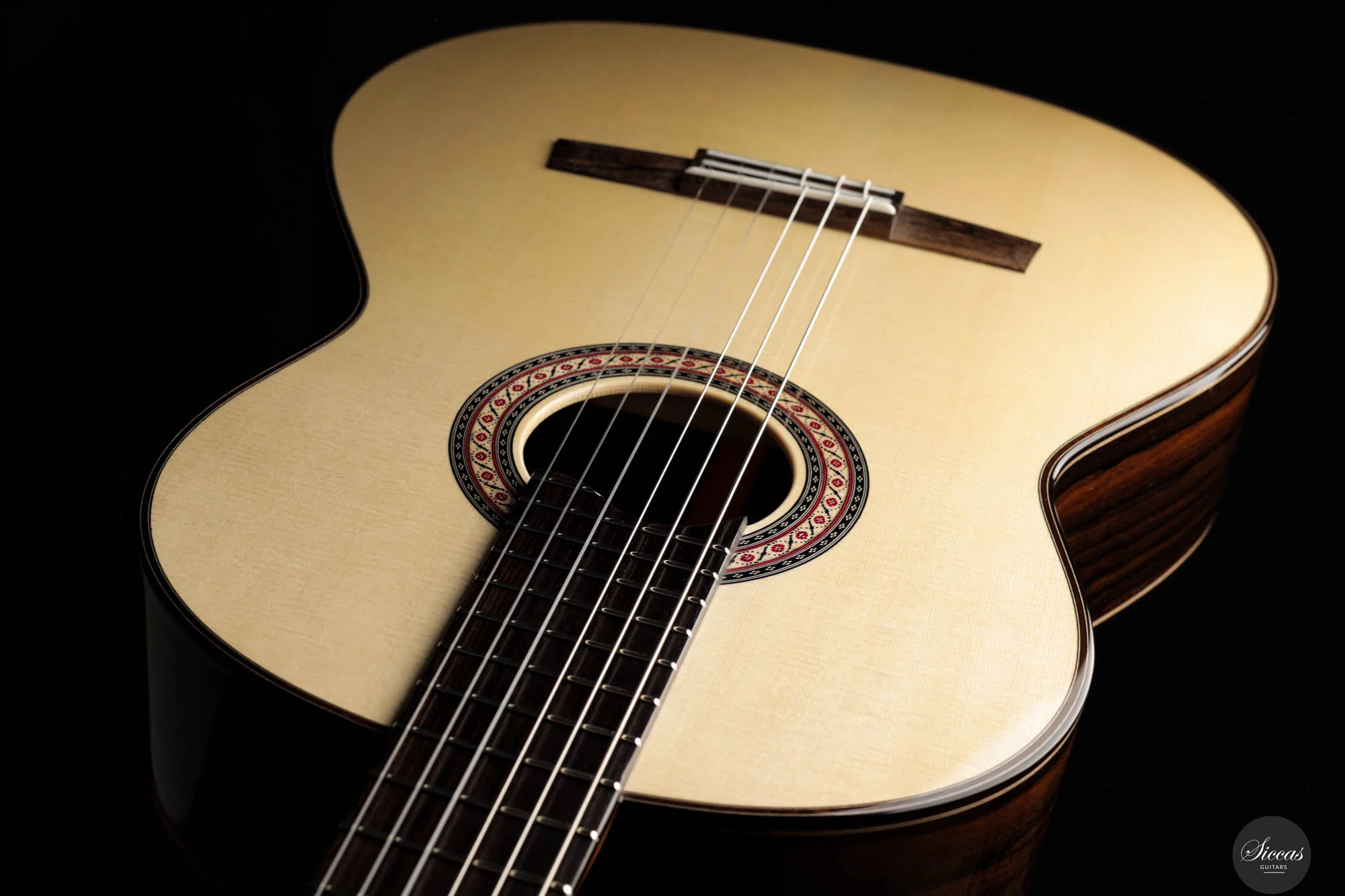Gitarren zwischen 3.000 € und 7000 €