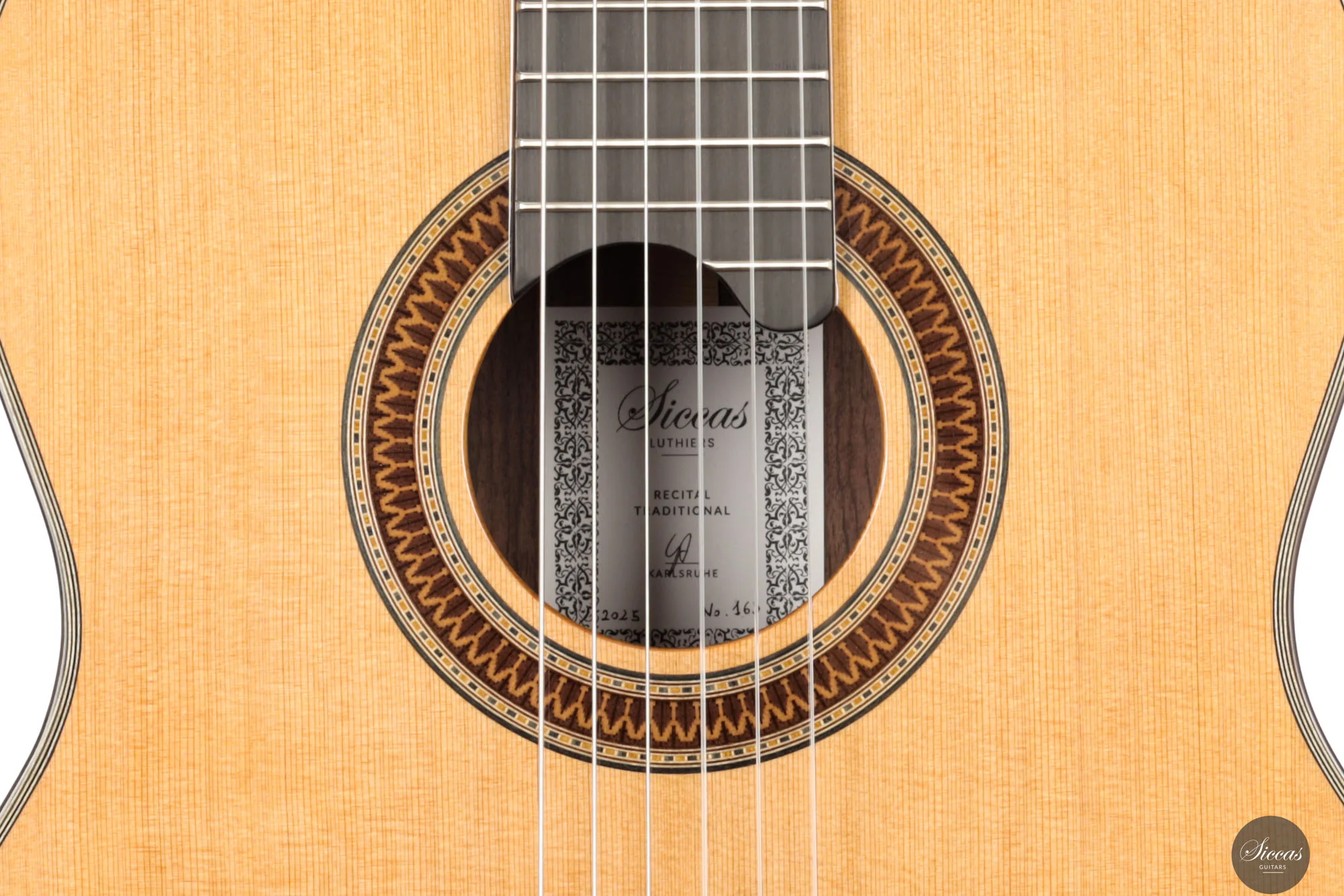 Siccas Luthiers - Recital Traditional Cedar 64 cm - Image 25